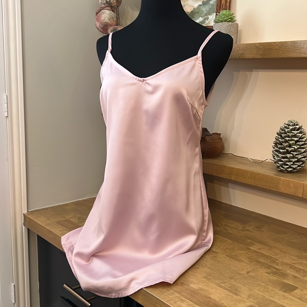 Lulu’s Soft Pink V-Neck Slip Dress Size L